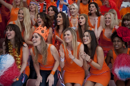 Bavaria knappe vrouwen ambush marketing oranje rokjes wk zuid afrika